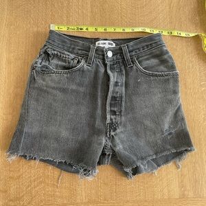 RE/DONE Levi’s high rise faded black denim shorts 23